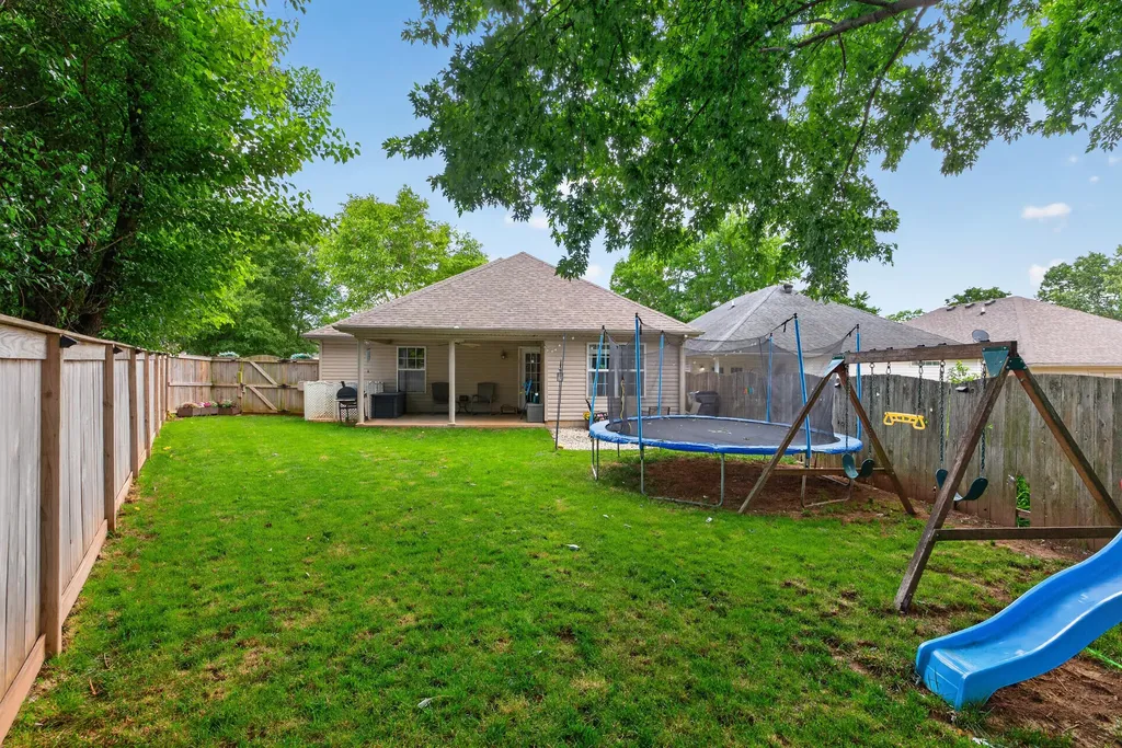 141 White Oak Trace Lexington KY 40511