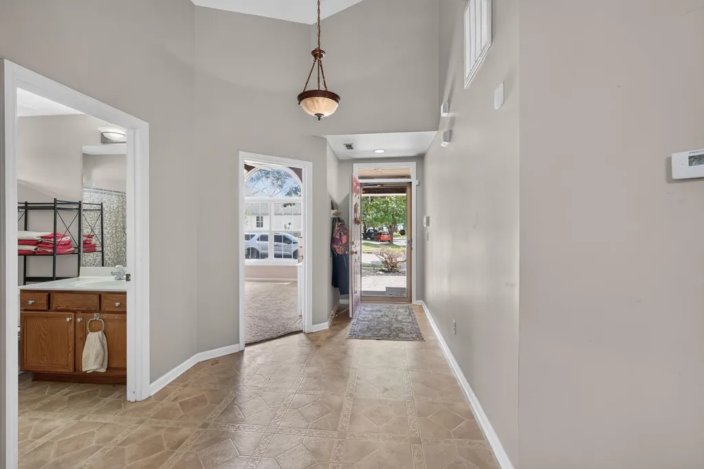 141 White Oak Trace Lexington KY 40511