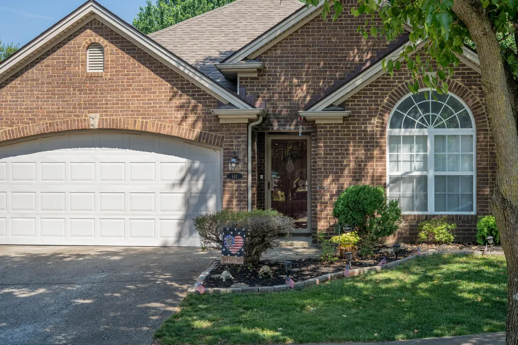 141 White Oak Trace Lexington KY 40511