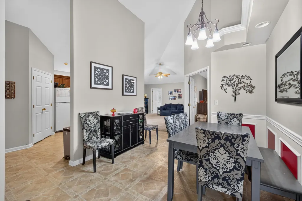 141 White Oak Trace Lexington KY 40511