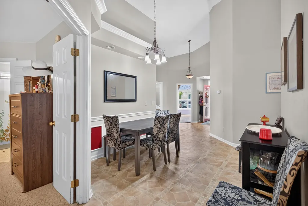 141 White Oak Trace Lexington KY 40511