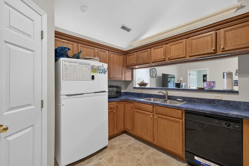 141 White Oak Trace Lexington KY 40511