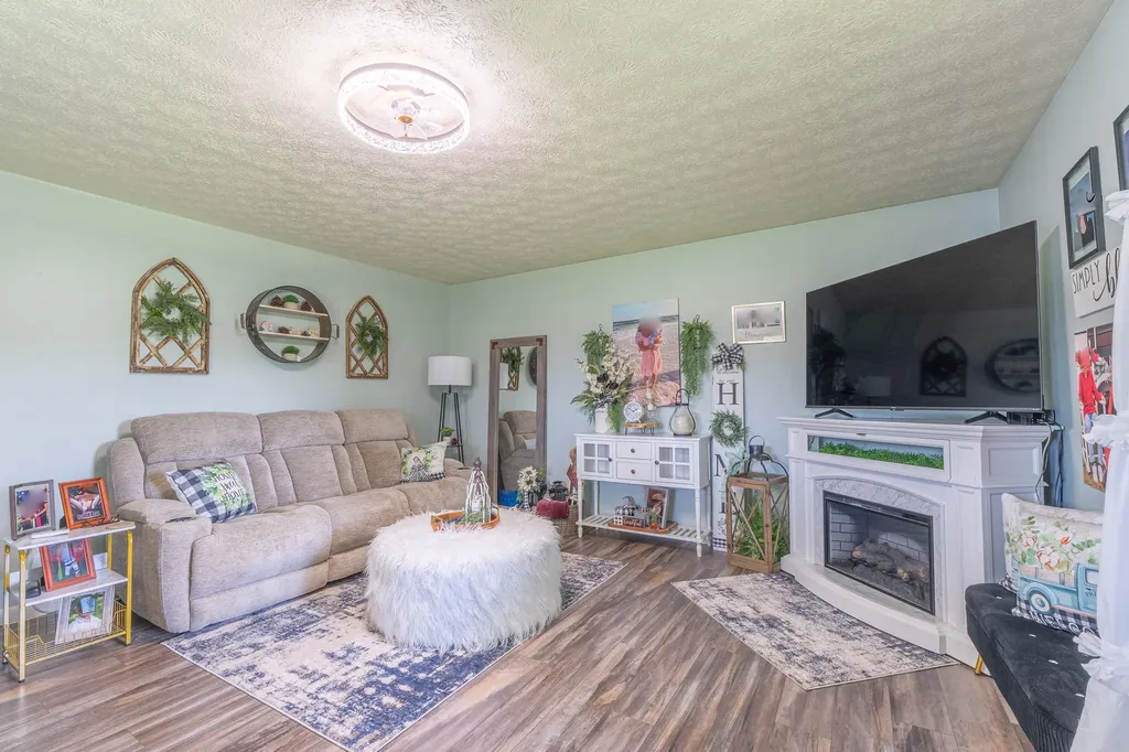 5334 Kentucky 896 Parkers Lake KY 42634