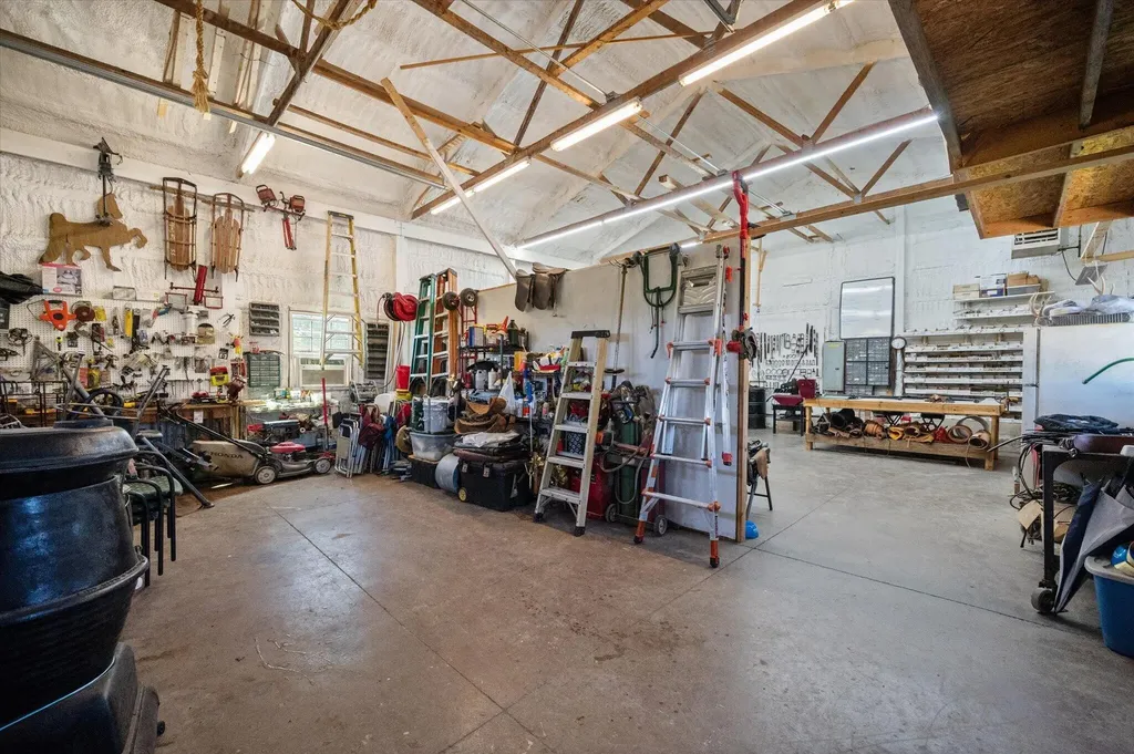 205 Salyers Lane Waddy KY 40076