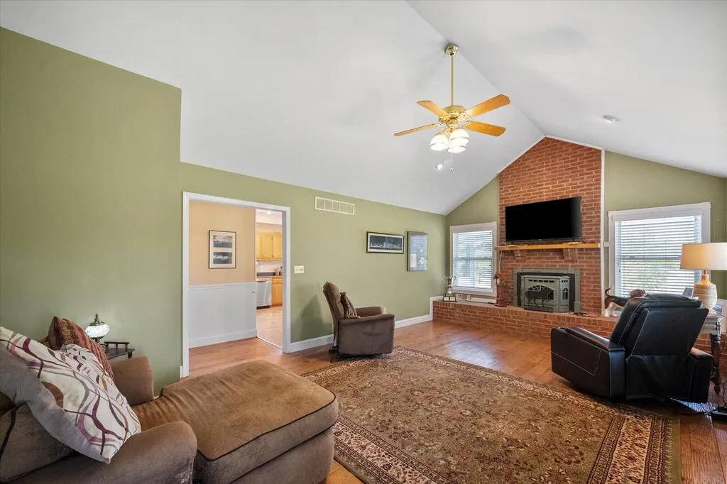 205 Salyers Lane Waddy KY 40076