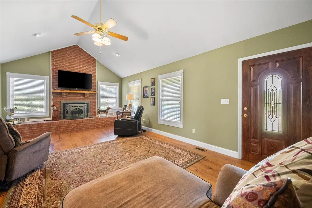 205 Salyers Lane Waddy KY 40076