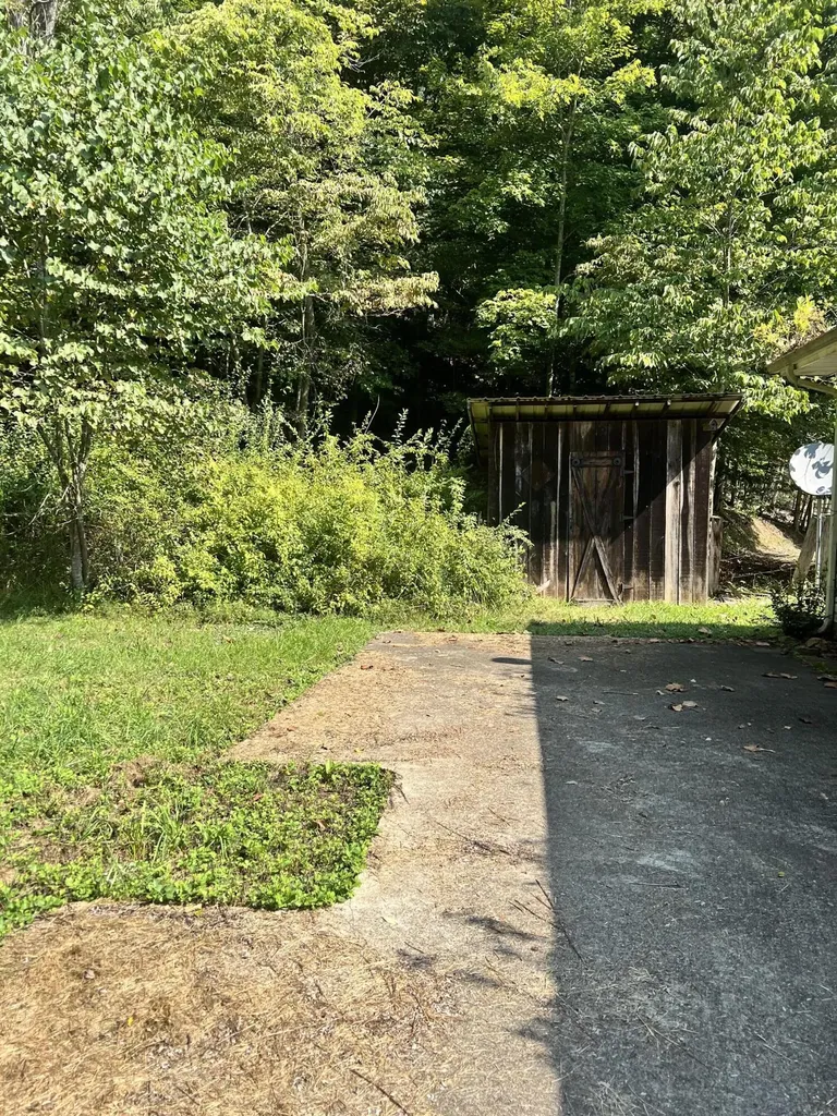 875 Upper Craney Road Morehead KY 40351