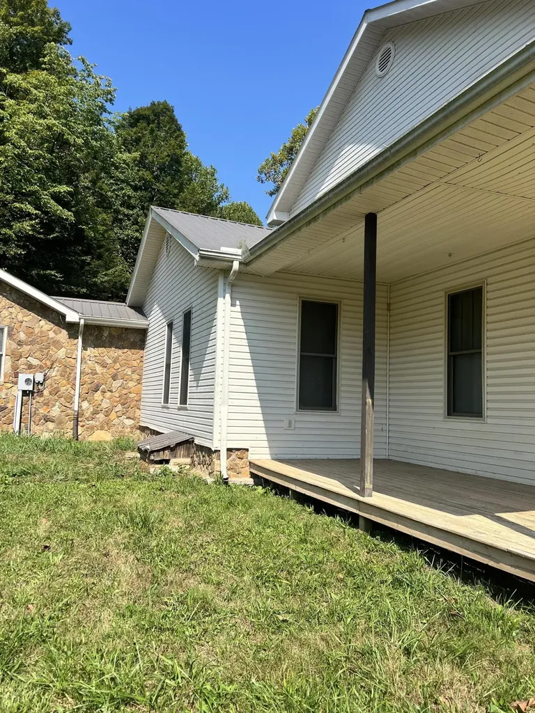 875 Upper Craney Road Morehead KY 40351