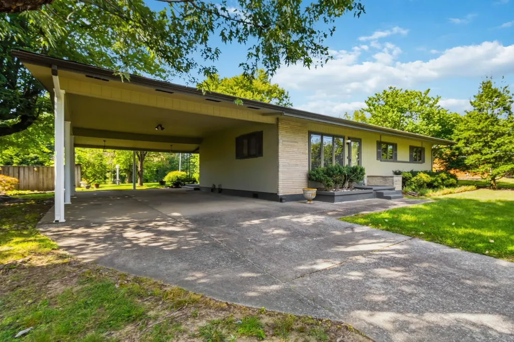 31 Garland Avenue Corbin KY 40701