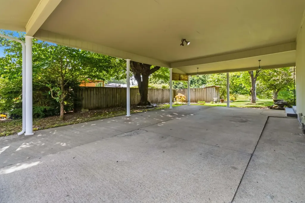 31 Garland Avenue Corbin KY 40701