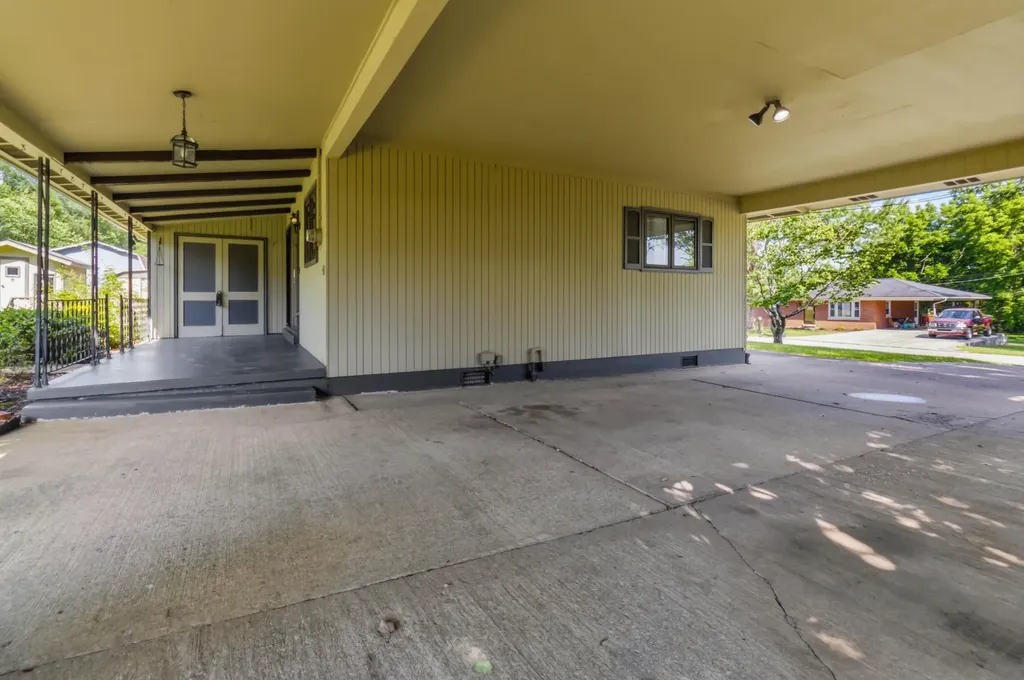 31 Garland Avenue Corbin KY 40701