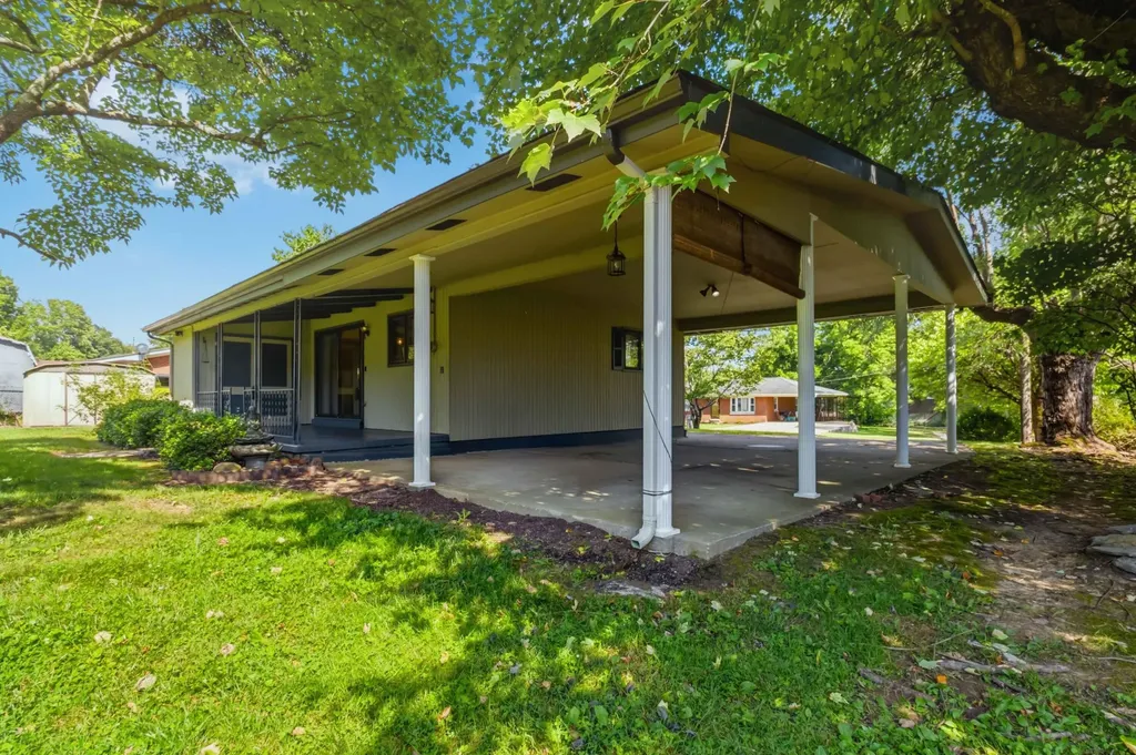 31 Garland Avenue Corbin KY 40701