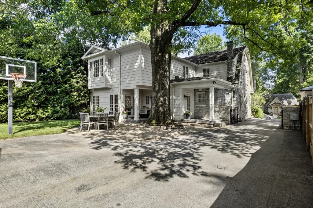 229 Kingsway Drive Lexington KY 40502