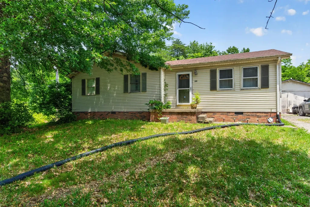 1020 S Dogwood Drive Berea KY 40403