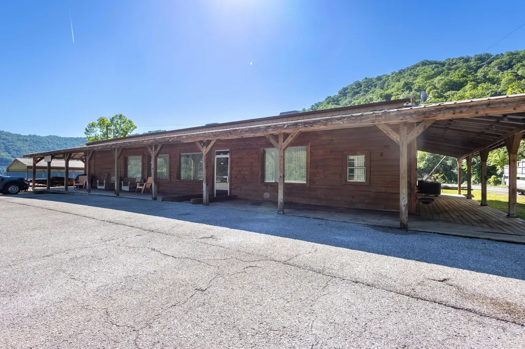 217 Big Smith Branch Road Sassafras KY 41759