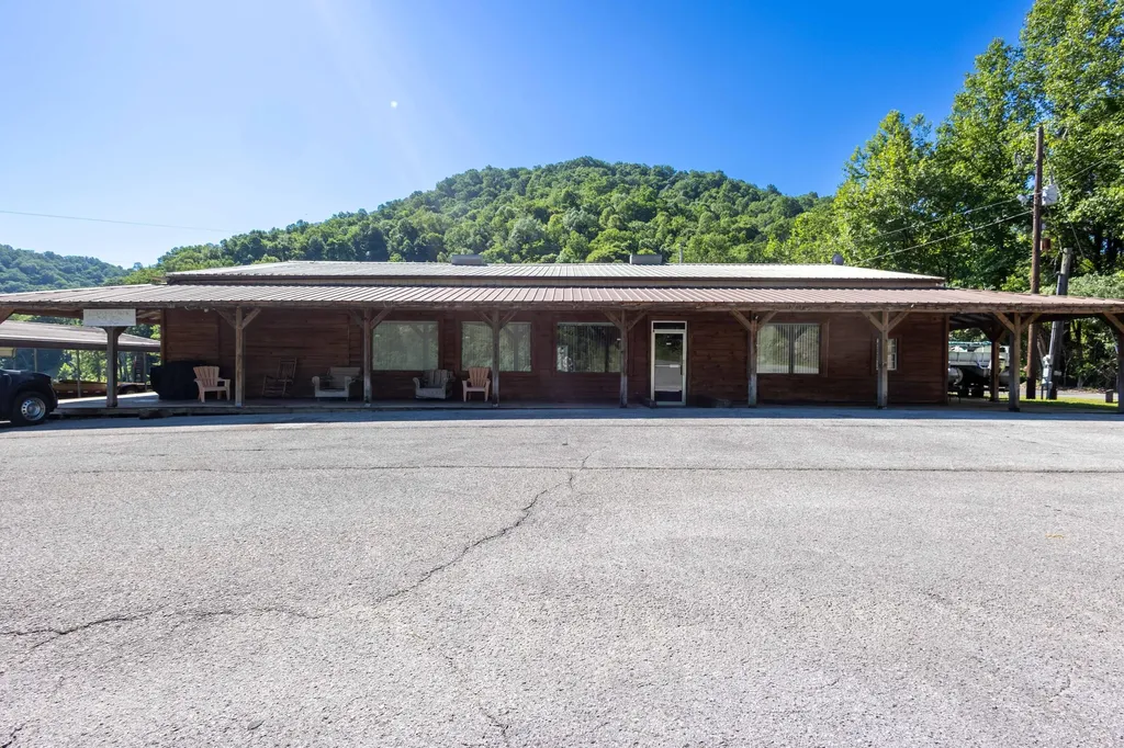 217 Big Smith Branch Road Sassafras KY 41759