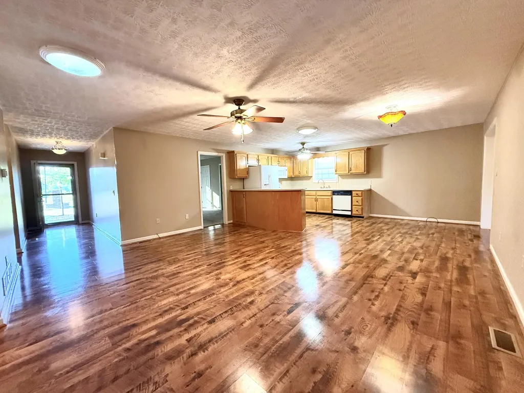 143 Deer Run Lancaster KY 40444