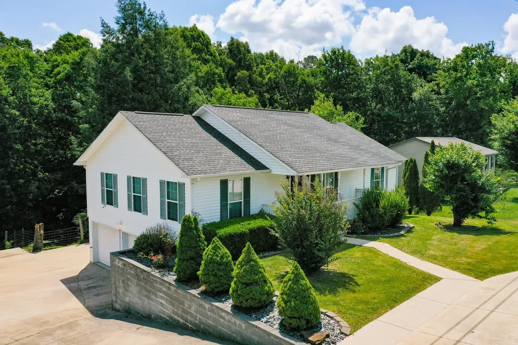 182 Brandon Drive Corbin KY 40701