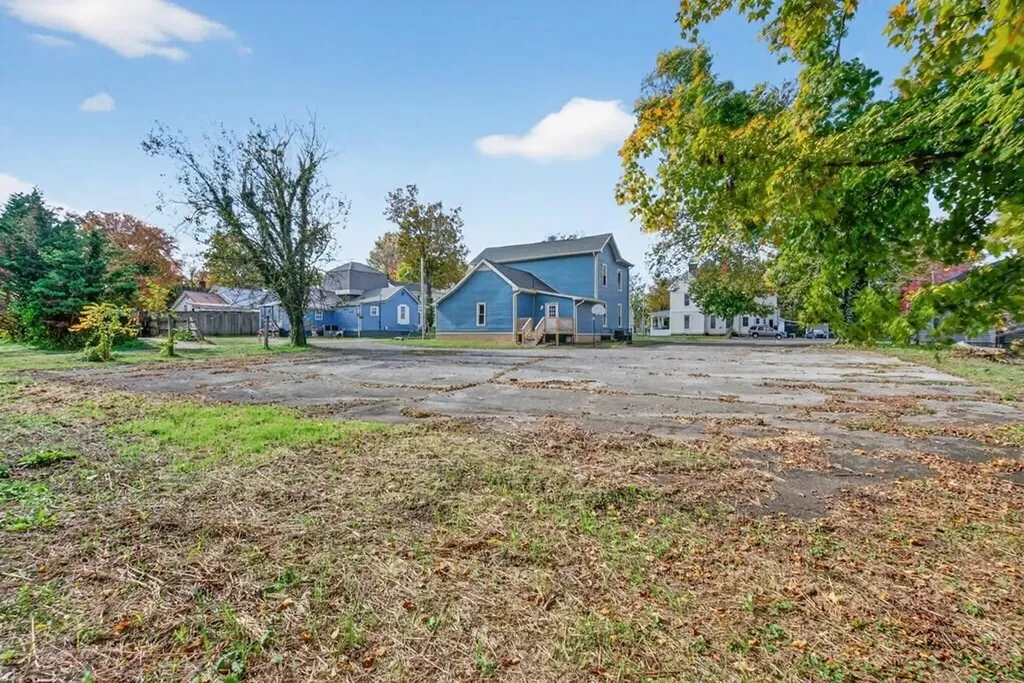 1506 S Clay Street Hopkinsville KY 42240
