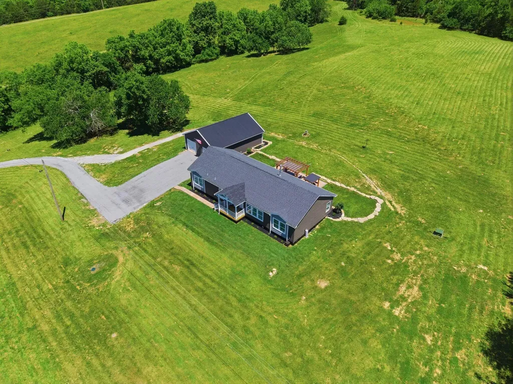 252 Hughes Lane Cynthiana KY 41031