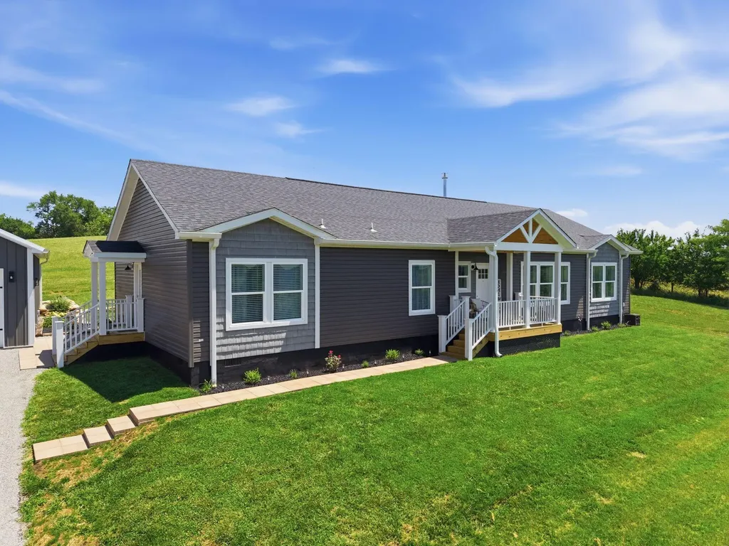 252 Hughes Lane Cynthiana KY 41031