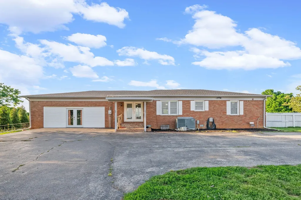 2152 Main Street Cadiz KY 42211