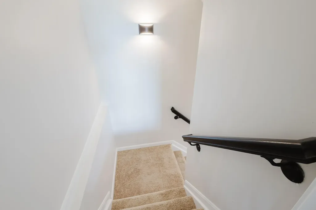 3052 Roundway Down Lane Lexington KY 40509