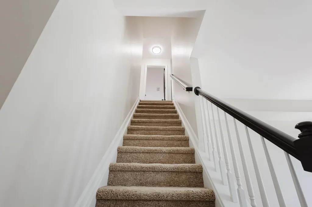 3052 Roundway Down Lane Lexington KY 40509