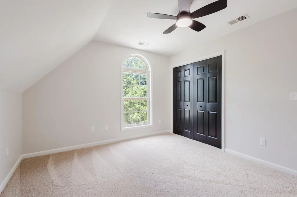 3052 Roundway Down Lane Lexington KY 40509