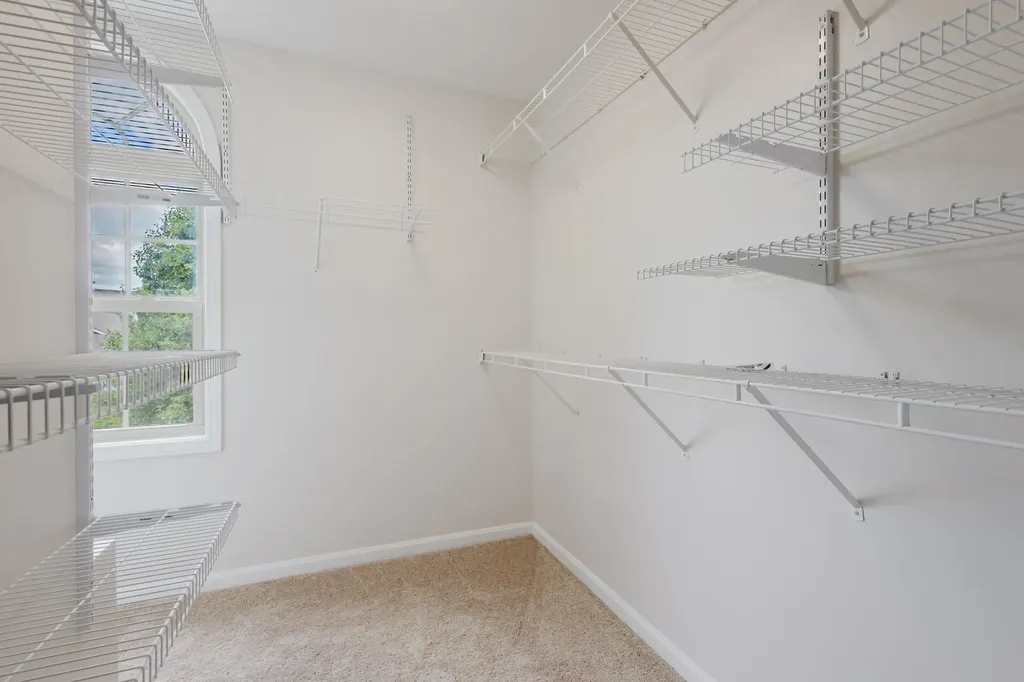 3052 Roundway Down Lane Lexington KY 40509
