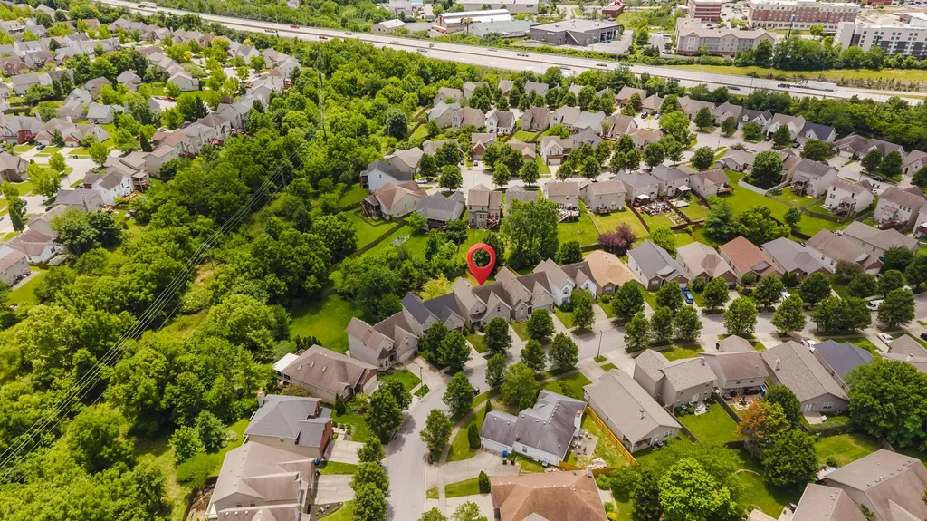 3052 Roundway Down Lane Lexington KY 40509