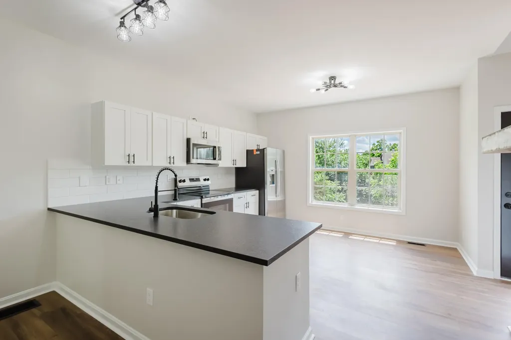 3052 Roundway Down Lane Lexington KY 40509