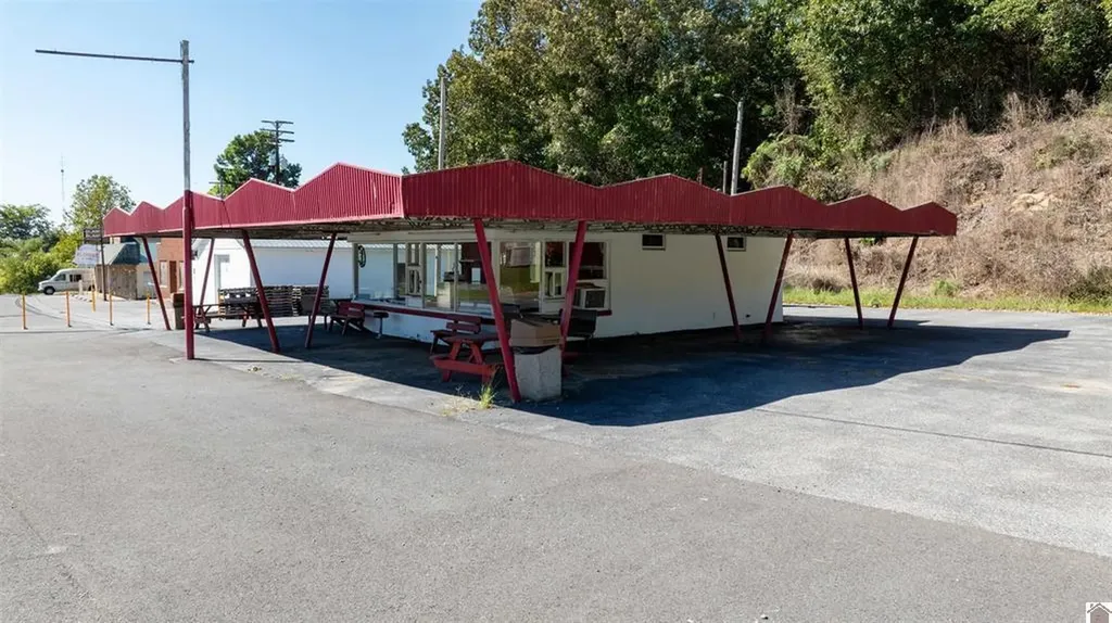 426 E Adair Street Smithland KY 42081