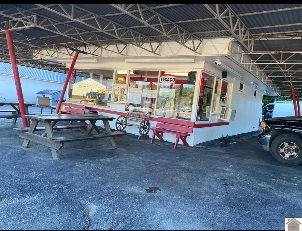 426 E Adair Street Smithland KY 42081