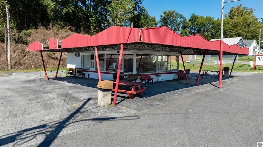 426 E Adair Street Smithland KY 42081