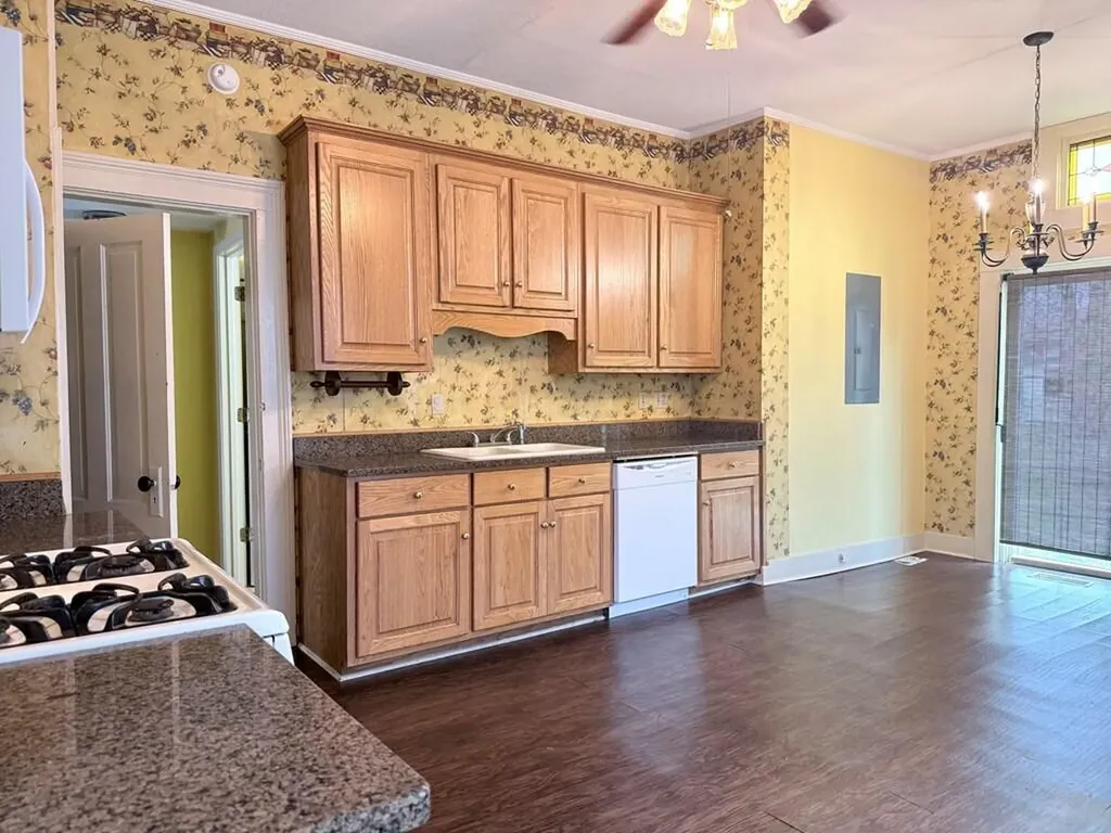 1814 S Main Street Hopkinsville KY 42240