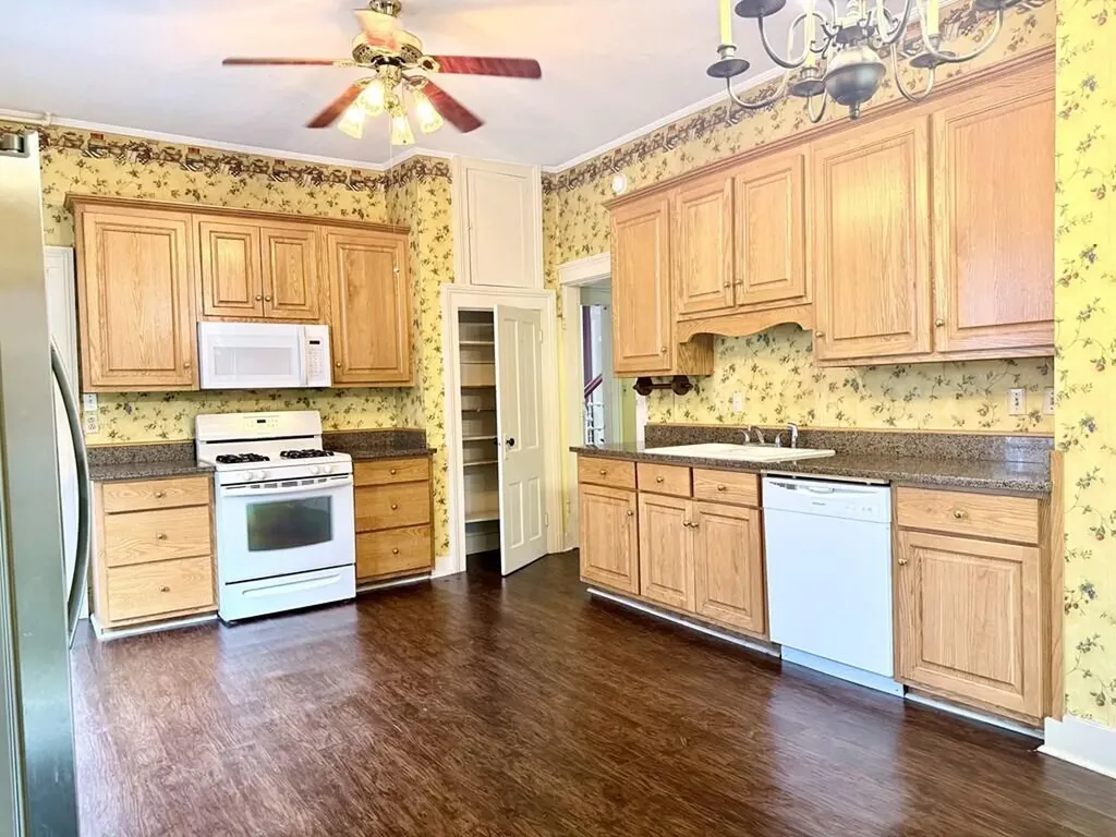 1814 S Main Street Hopkinsville KY 42240