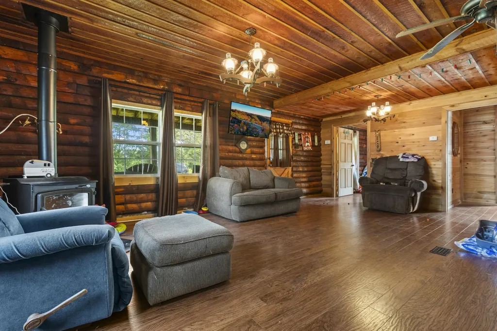 10310 Kentucky 1274 Wellington KY 40387