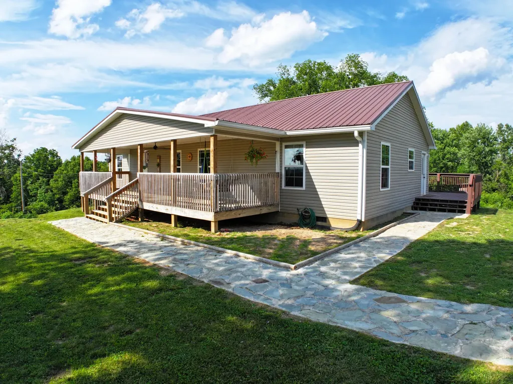 1410 Winston Road Irvine KY 40336