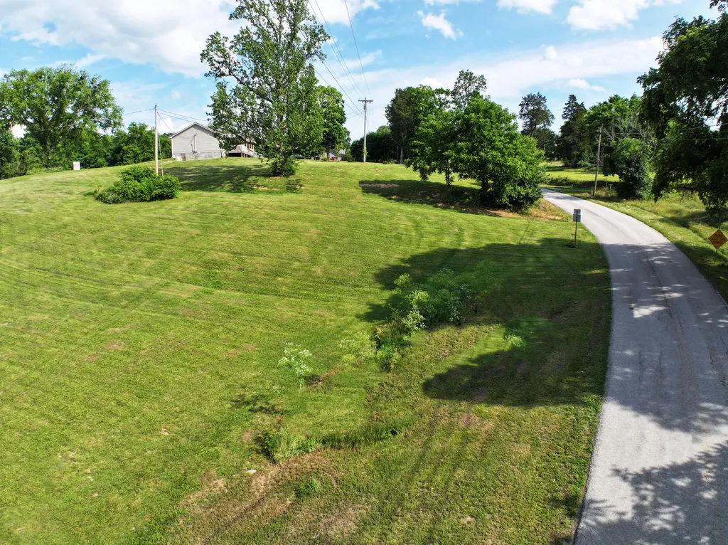 1410 Winston Road Irvine KY 40336