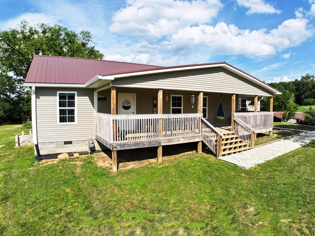 1410 Winston Road Irvine KY 40336