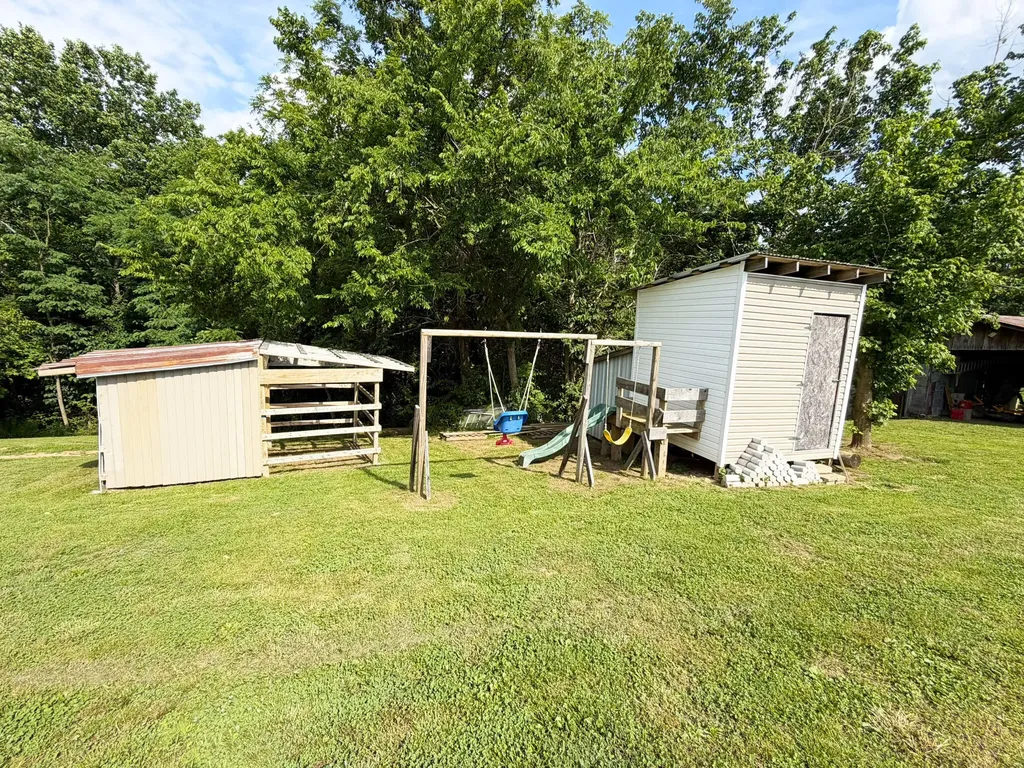 1410 Winston Road Irvine KY 40336