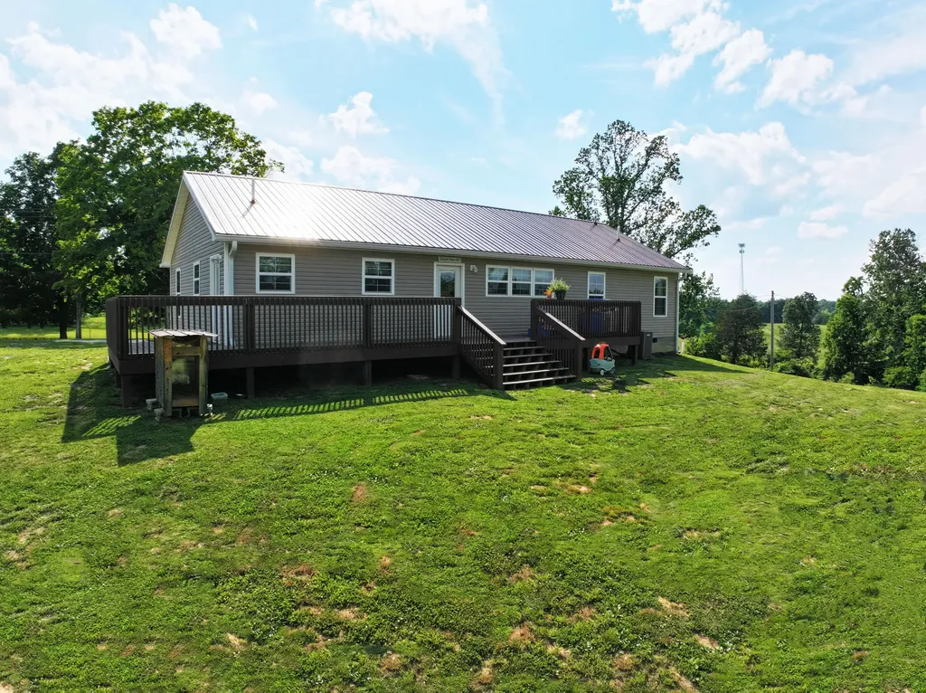 1410 Winston Road Irvine KY 40336