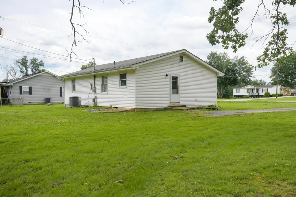1735 Welch Road Jeffersonville KY 40337