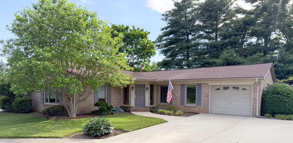 124 Yorkshire Court Versailles KY 40383