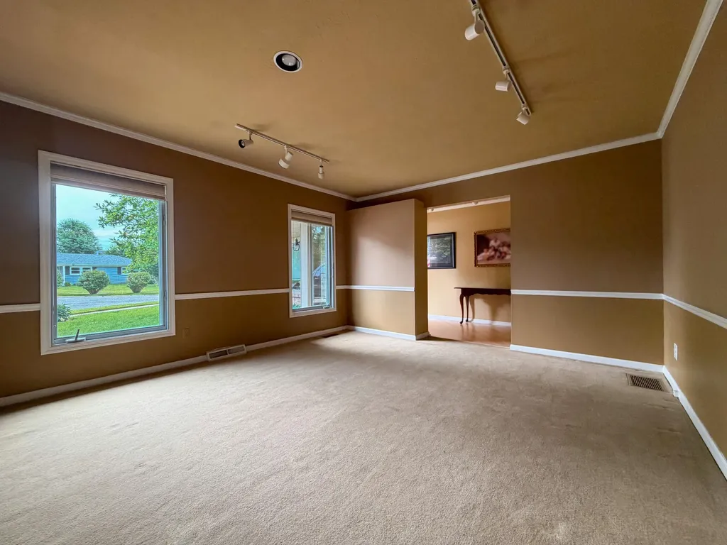 124 Yorkshire Court Versailles KY 40383
