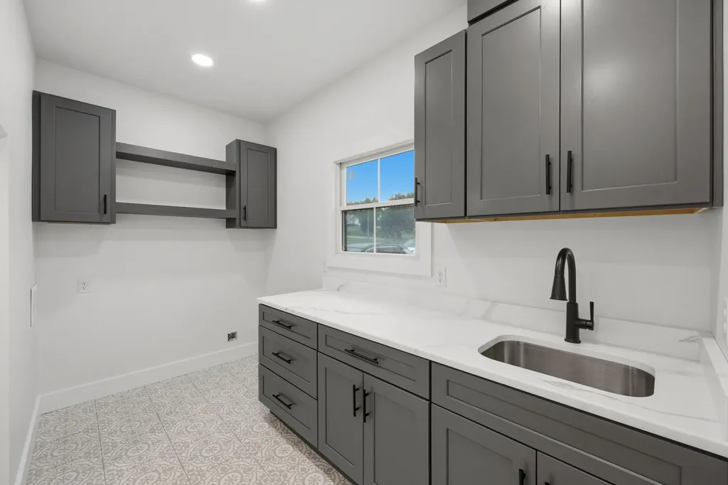 100 Kirk Drive Nicholasville KY 40356