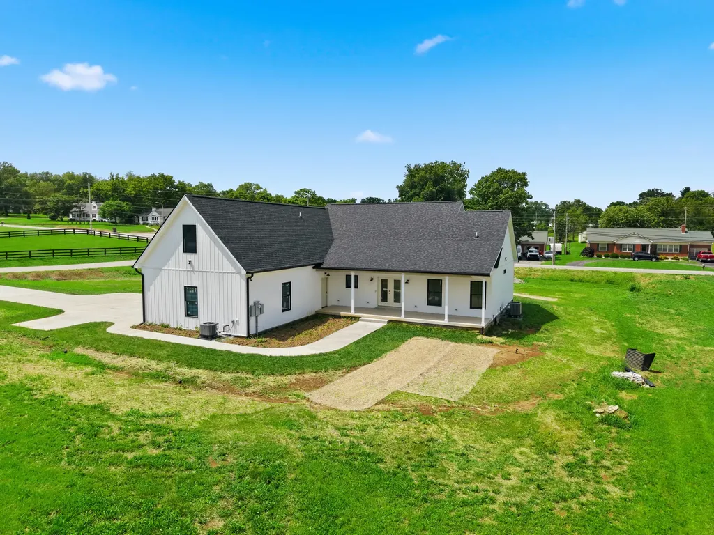 100 Kirk Drive Nicholasville KY 40356