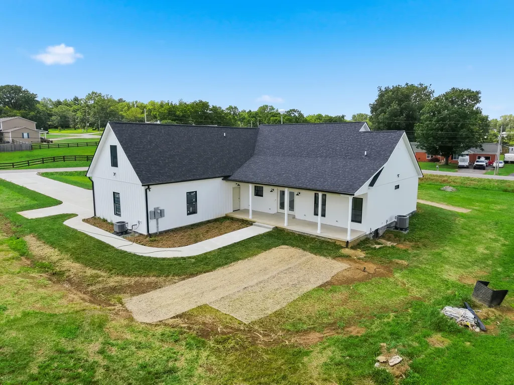 100 Kirk Drive Nicholasville KY 40356
