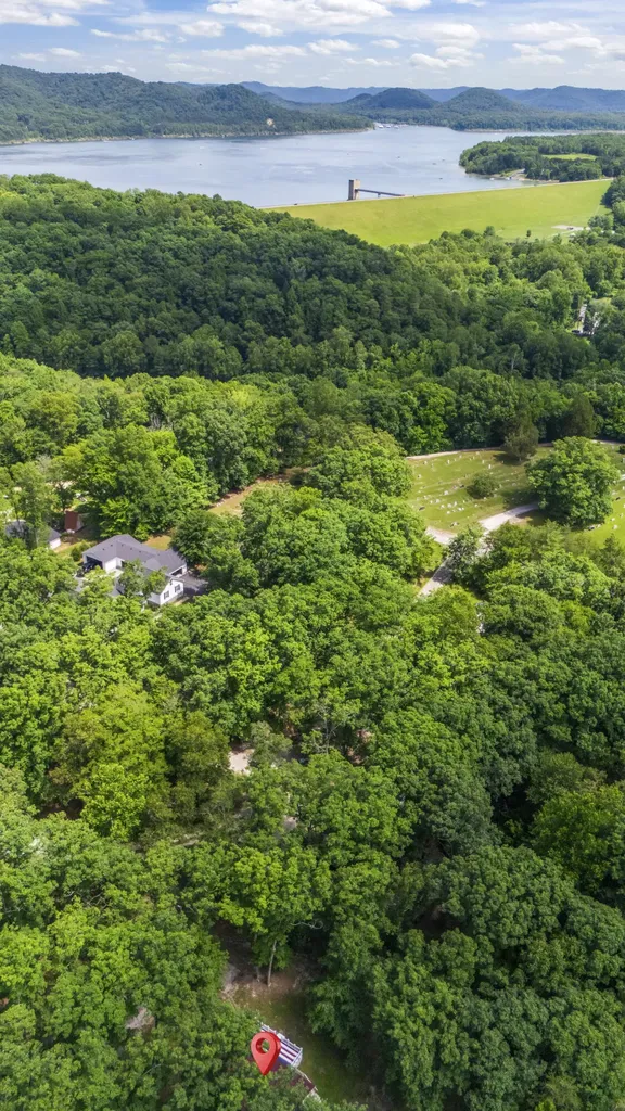 87 White Oak Lane Morehead KY 40351